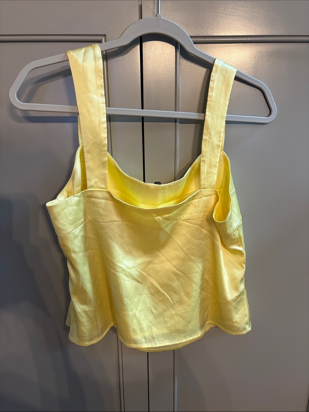 Peppermayo Lylah Yellow Satin top. Sz 10 - Picture 5 of 6